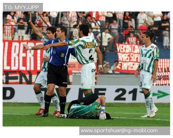 国米主席马洛塔强烈谴责球迷投掷烟雾弹袭击对方门将行为