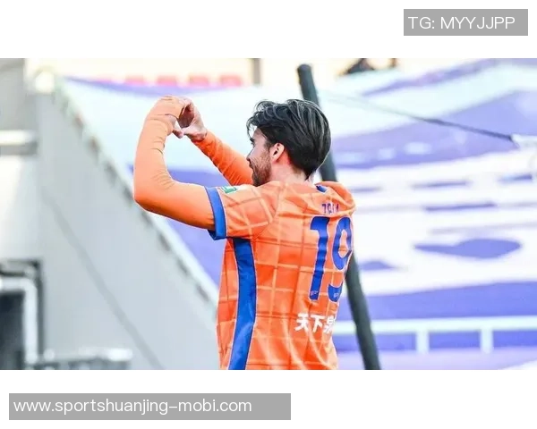 瓦科双响再创佳绩赛季27球追平法比奥展现超强实力 瓦科双响再创佳绩赛季27球追平法比奥展现超强实力